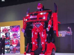變形金剛亮相迪拜：30秒變身 售60萬美元