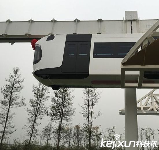 世界首創新能源空鐵在我國試運行 時速60公里 