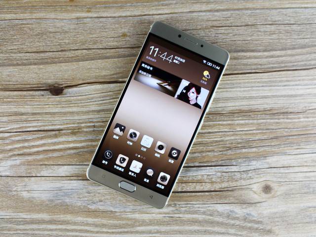 不信來戰(zhàn) 在這方面<a href=/mobile/iphone/ target=_blank class=infotextkey>iPhone</a>7只能是倒數(shù) 