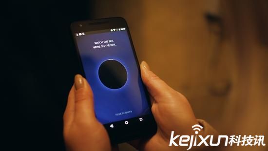 無人機提供夜晚照明服務 走夜路不再害怕