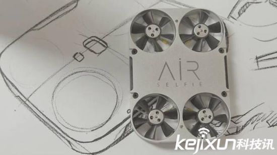 AirSelfie迷你無人機僅52g 航拍自拍美美噠