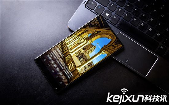 芬蘭研發(fā)新型手機(jī)天線 縮小邊框增加屏占比