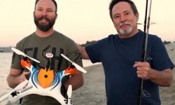 AguaDrone防水無人機(jī)：會水上漂還能投放魚餌