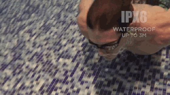 真正防水的藍牙無線耳機 戴著游泳耳塞都省了