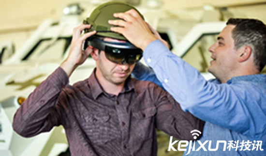 微軟HoloLens眼鏡發售 售價高達4萬元