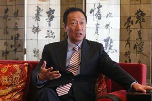 “郭臺銘”致信特朗普：富士康可以去美國造iPhone 但得賺錢