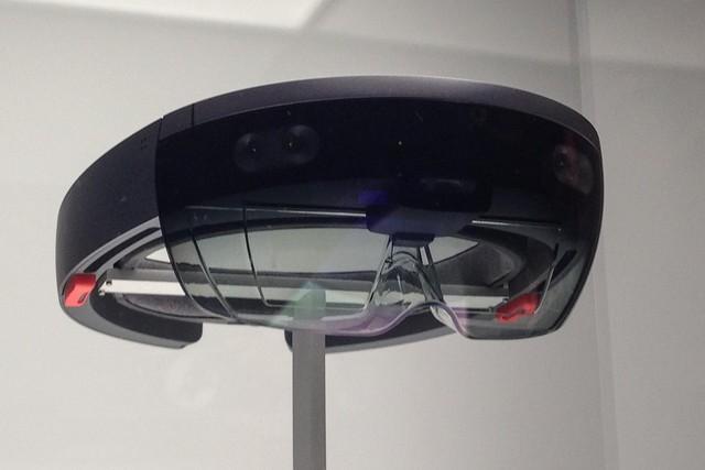 微軟AR眼鏡能判斷眼球方向 <a href=/tags/2834-0.html target=_blank class=infotextkey>鼠標(biāo)</a>從此可以退役了