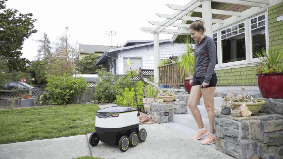 送餐小哥要失業 這活兒以后機器人就能干了