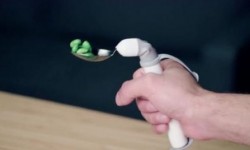 這款Level智能湯勺能幫你實現獨立 自動保持平衡