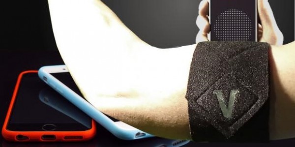 綁上能吸附手機的V-DOCK360臂帶   除了坐地鐵啥情況都好使