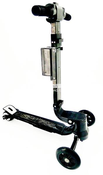 這不就是大媽買菜的神器?只不過帶個(gè)電動(dòng)滑板車