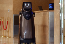 松下HOSPI(R)機器人投入使用 充當機場和酒店服務人員