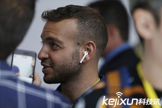 蘋(píng)果AirPods市場(chǎng)份額到底多少??jī)杉覚C(jī)構(gòu)大相徑庭!