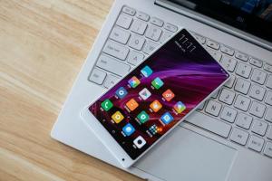 小米MIX白色版開箱圖賞 售價依舊是3499元起