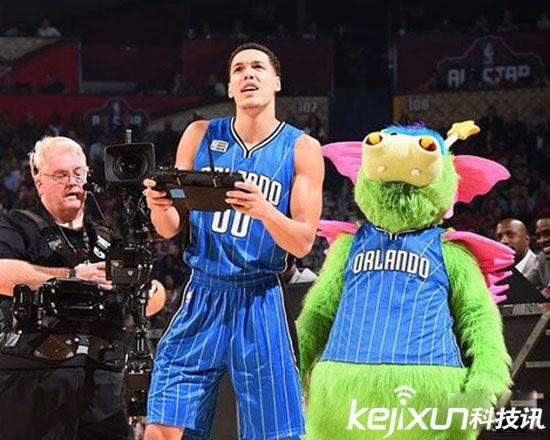 NBA扣籃大賽戈登搭檔Intel無人機 別出心裁可惜玩花了