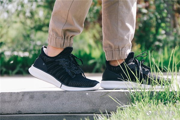 小米旗下米家推出一款智能運動鞋