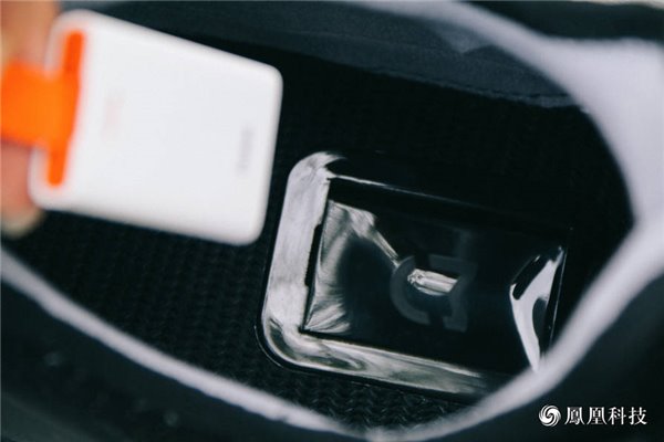 小米旗下米家智能運動鞋上腳