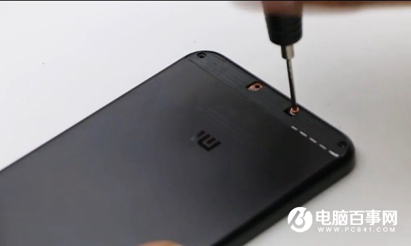 小米5C后蓋怎么打開？能換嗎？小米5c拆后蓋教程