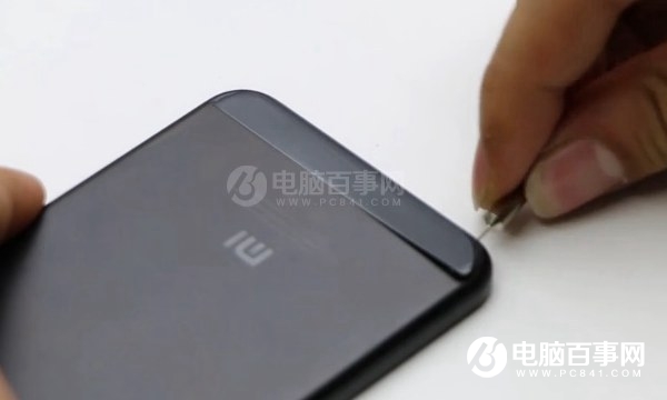 小米5C后蓋怎么打開？能換嗎？小米5c拆后蓋教程