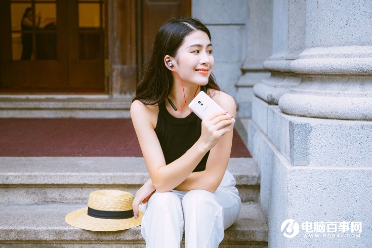 魅藍(lán)EP52耳機如何？魅藍(lán)EP52美女體驗圖賞