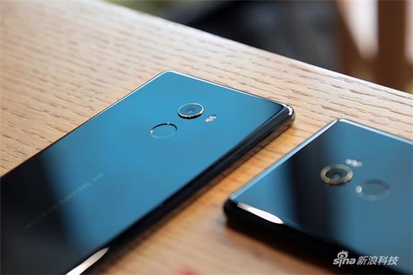 小米MIX 2評(píng)測(cè):敢在蘋(píng)果發(fā)布會(huì)前推新旗艦,靠這些