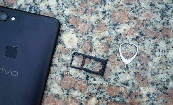 vivo X20怎么插卡/裝卡? vivo X20手機SIM卡安裝教程