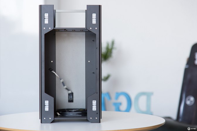 小體積卻有大能量 i9-7980XE迷你小機(jī)箱裝機(jī)實(shí)錄