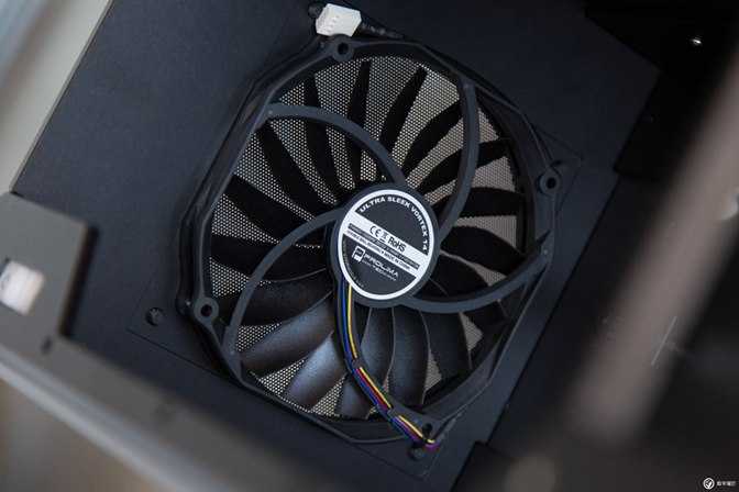 小體積卻有大能量 i9-7980XE迷你小機箱裝機實錄