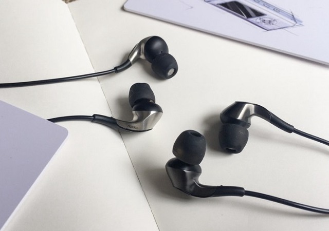 魅族Flow Bass和Flow區別對比 同為599元耳機哪個好？