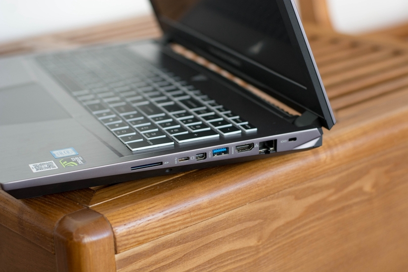 雷神Dino游戲本評測：大吉大利，今晚吃雞