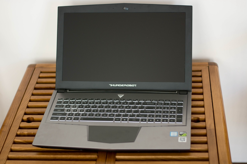 雷神Dino游戲本評測：大吉大利，今晚吃雞