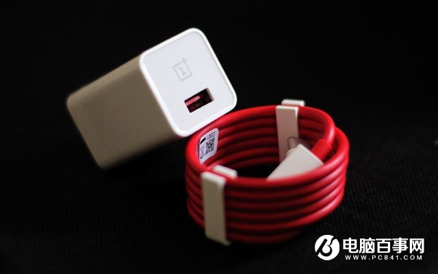 一加5T白色好看嗎 一加5T砂巖白開箱圖賞