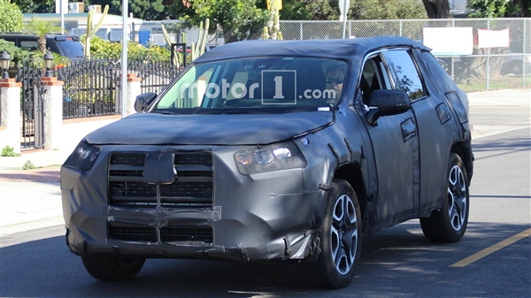 更陽剛！豐田發布新一代RAV4預告圖：2019年國產上市