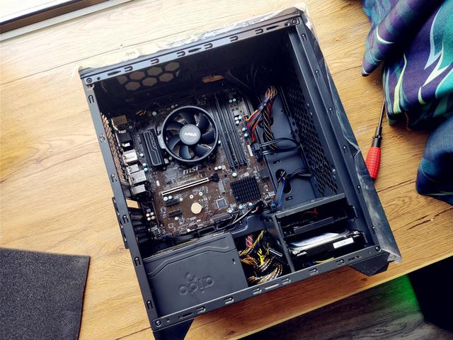 2700元組裝一臺(tái)R5-2400G最強(qiáng)APU主機(jī)配置 不帶獨(dú)顯依然給力