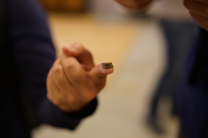 1799元起!努比亞Z18mini評(píng)測(cè):3D曲面玻璃+2400萬像素