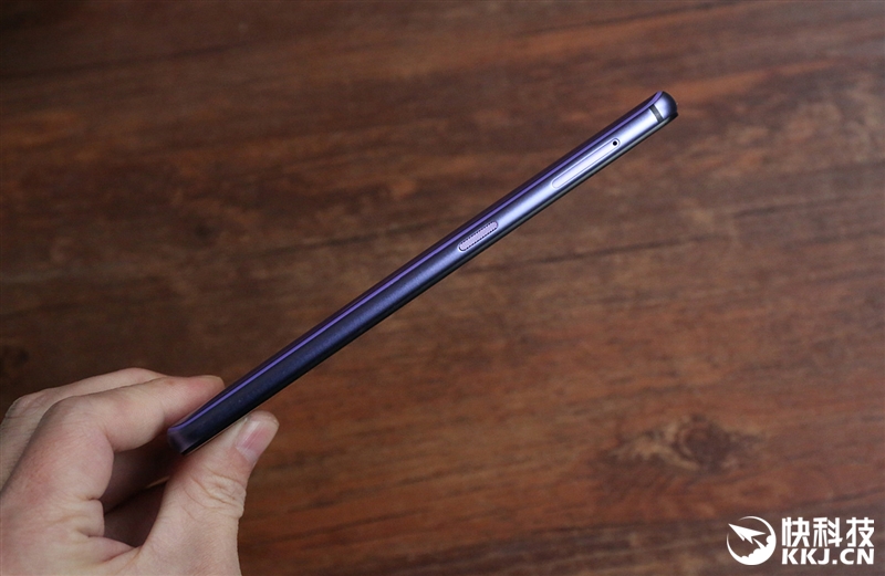 1799元起!努比亞Z18mini評(píng)測(cè):3D曲面玻璃+2400萬像素