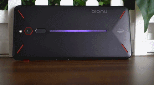 2紅魔游戲手機(jī)值得買(mǎi)嗎 努比亞紅魔游戲手機(jī)評(píng)測(cè)