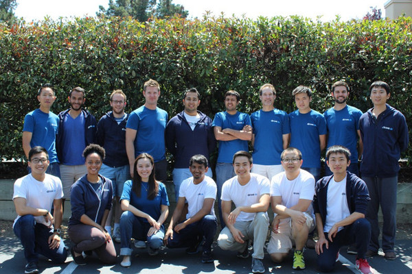 Drive.ai公司團(tuán)隊(duì)合影