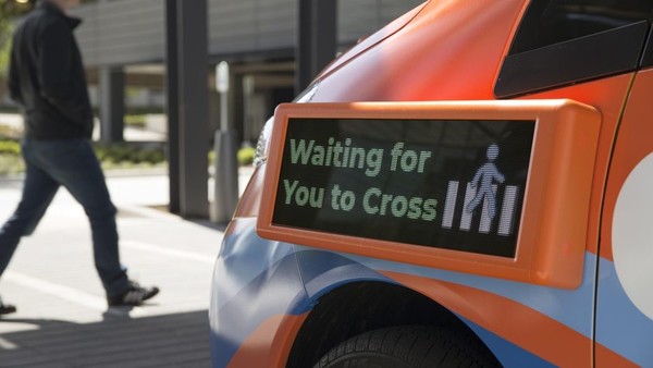 輛車的屏幕可以顯示一些信息