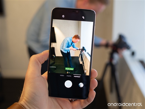 要火!一加6圖賞:6.28寸屏握感舒適