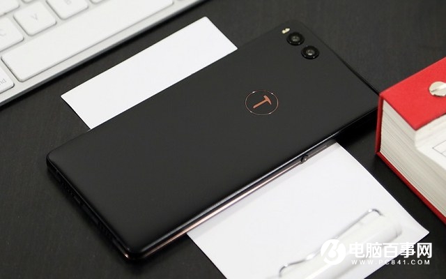 堅果R1白色和黑色哪個好看?堅果R1黑白雙色對比