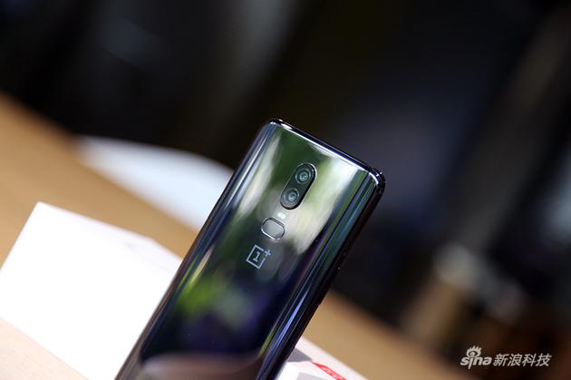 亮瓷黑和墨巖明顯氣質(zhì)不同