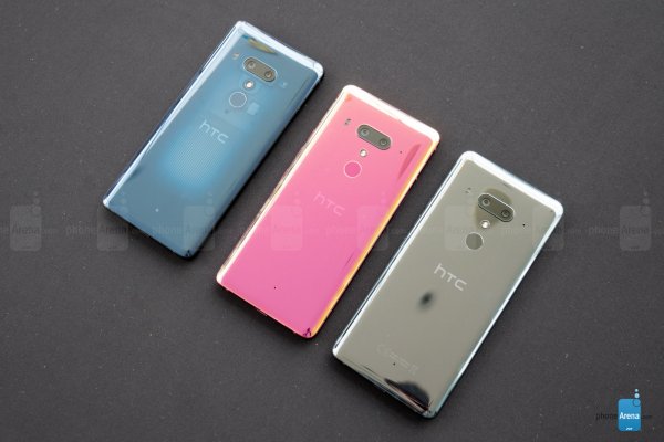 HTC U12+真機上手圖賞：半透視機身 看起來相當漂亮