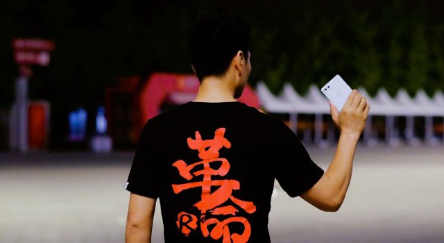 堅果R1史上銷量最差？ 一加6銷量是它8倍