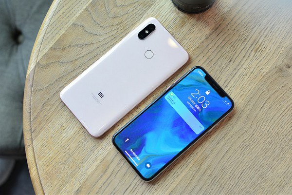 小米8透明探索版和小米8哪個好？小米8對比透明探索版區(qū)別