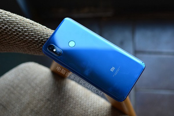 小米8透明探索版和小米8哪個好？小米8對比透明探索版區別