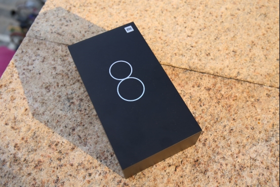 2018最強安卓旗艦!小米8詳細評測