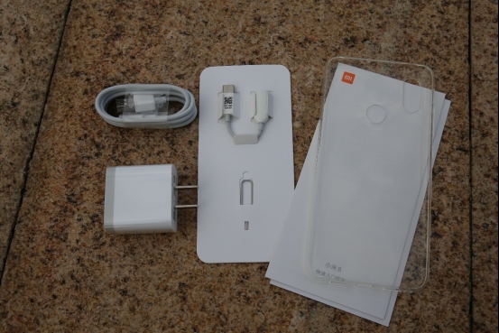 2018最強(qiáng)安卓旗艦!小米8詳細(xì)評(píng)測(cè)