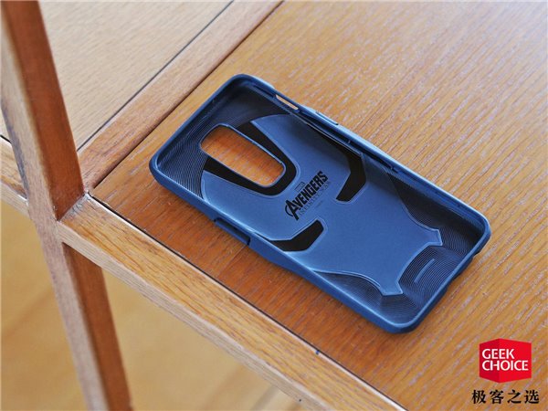 一加6復聯版開箱圖賞:隨處可見的復聯元素