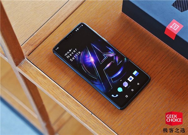 一加6復聯版開箱圖賞:隨處可見的復聯元素